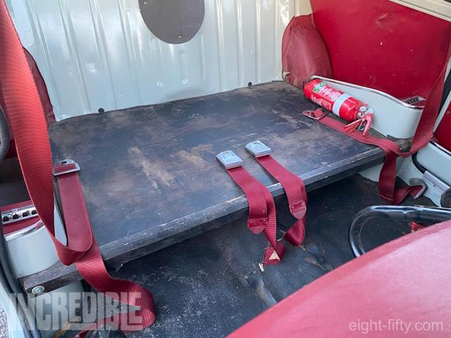 A false floor in place of a rear seat is a main item for PMG specification.